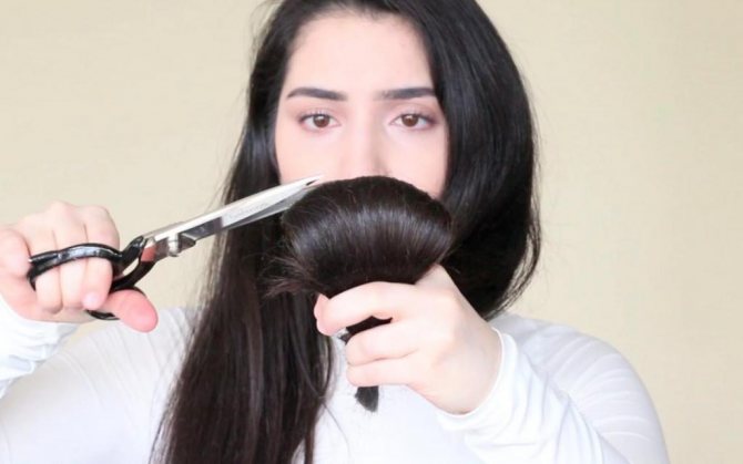 С ножницами